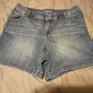 Denim shorts 16